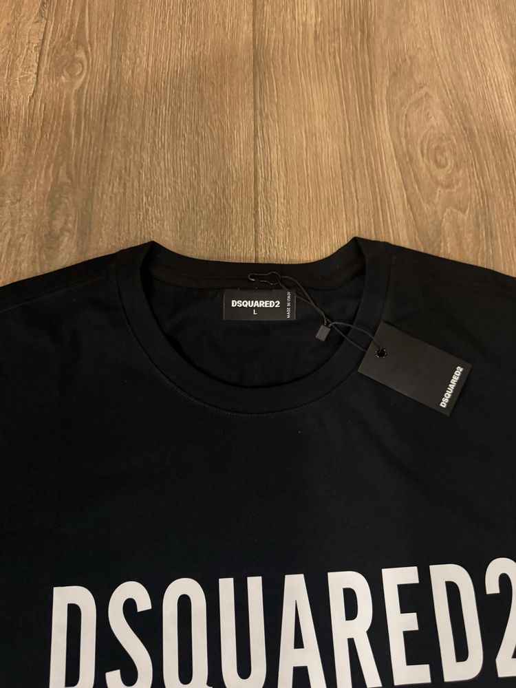 tshirt dsquared2 preta