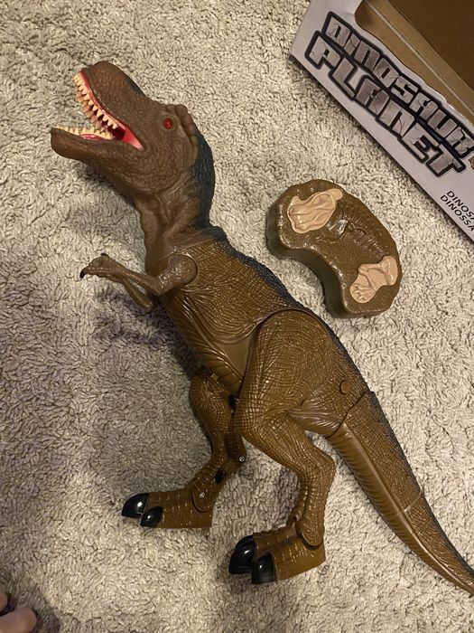 Robo Dinossauro com comando