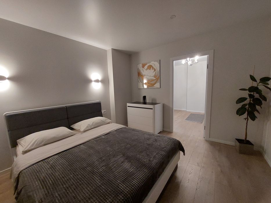 Подобова оренда VIP-КЛАСУ вул.Г.Євромайдану 9