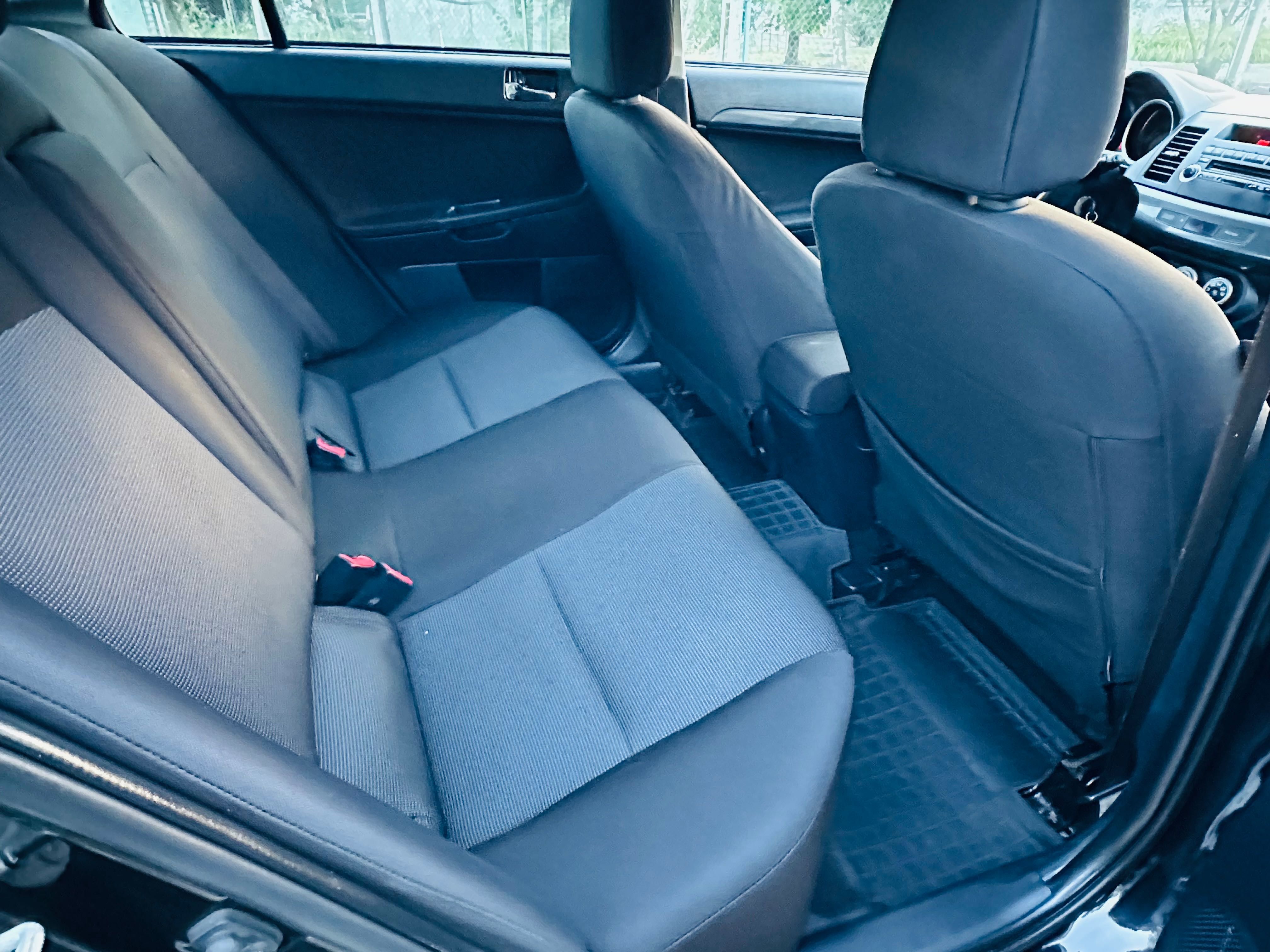 MITSUBISHI / Lancer 2.0