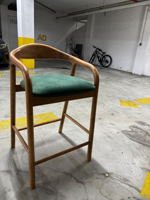 Bancos altos para ilha.