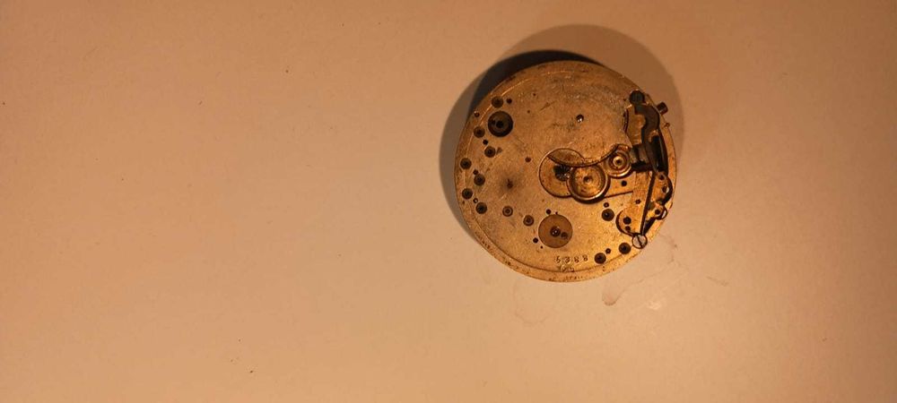Mechanizm zegarka kieszonkowego gruby