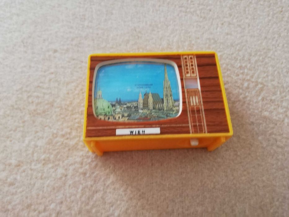 Televisor (Slides) - Anos 70 (grande)