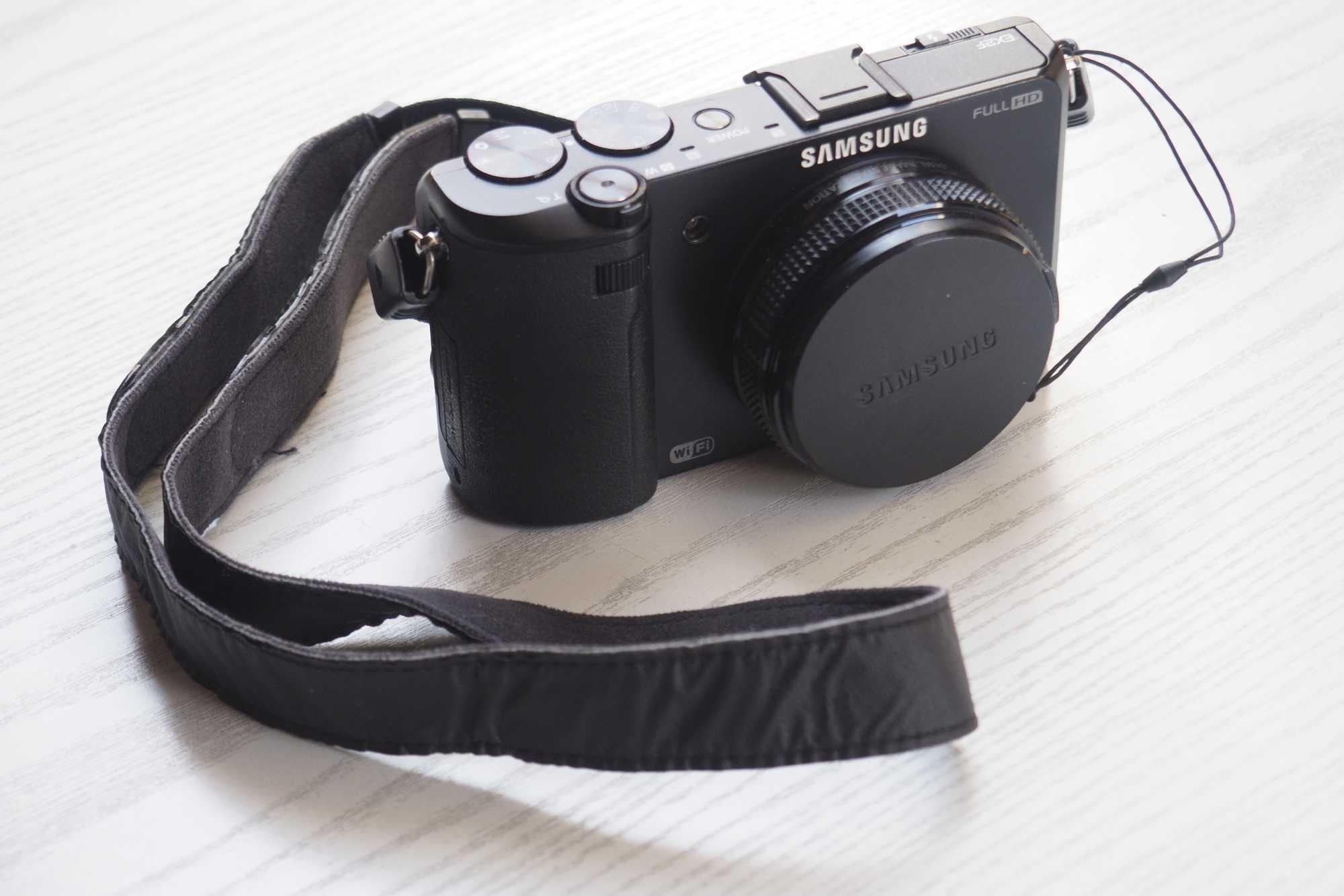 ## Samsung EX-2F # Obiektyw z F1.4