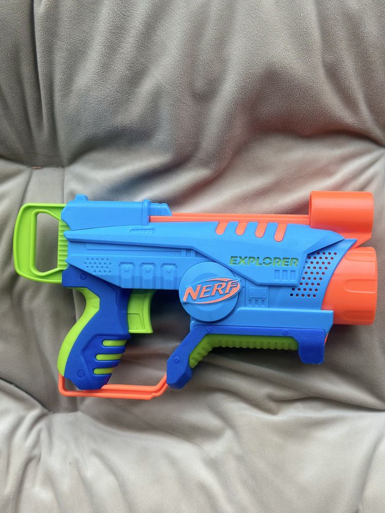 Іграшковий бластер Nerf