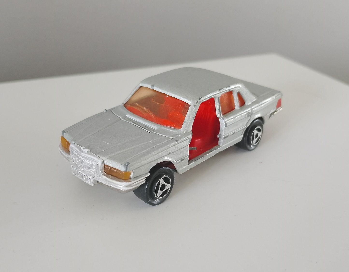 Majorette Mercedes 450 SE stary resorak