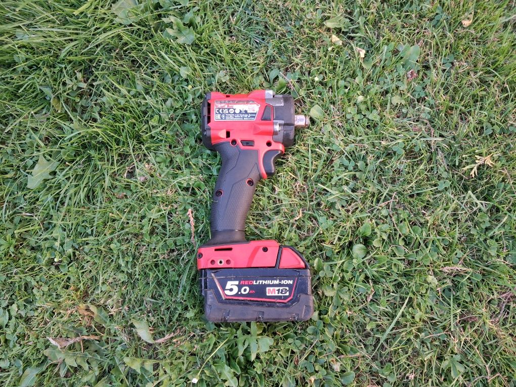 Klucz udarowy Milwaukee M18 FIW2F12