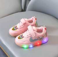 Новые детские кроссовки с подсветкой,  26 размер