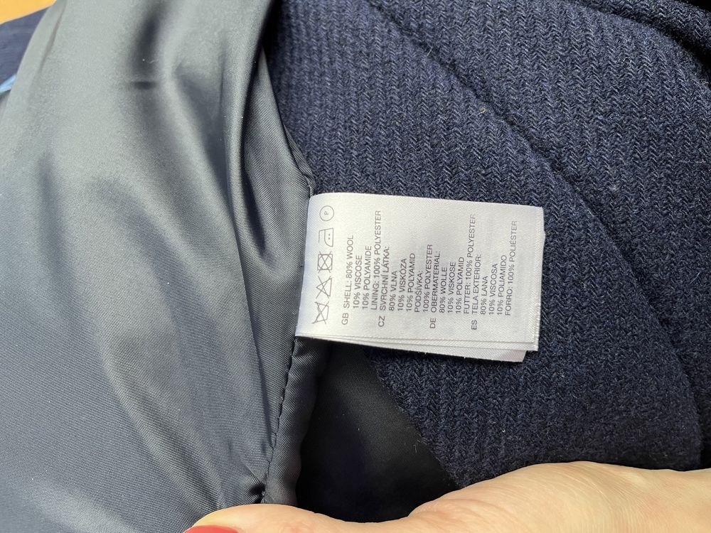 Granatowy płaszczyk wełniany 80% wełna H&M 34 xs, po pralni