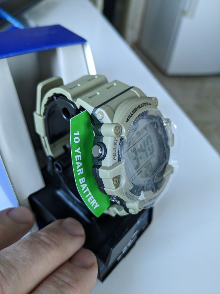 часы водонепроницвемые, для военных  military .Casio AE - 1500 wh