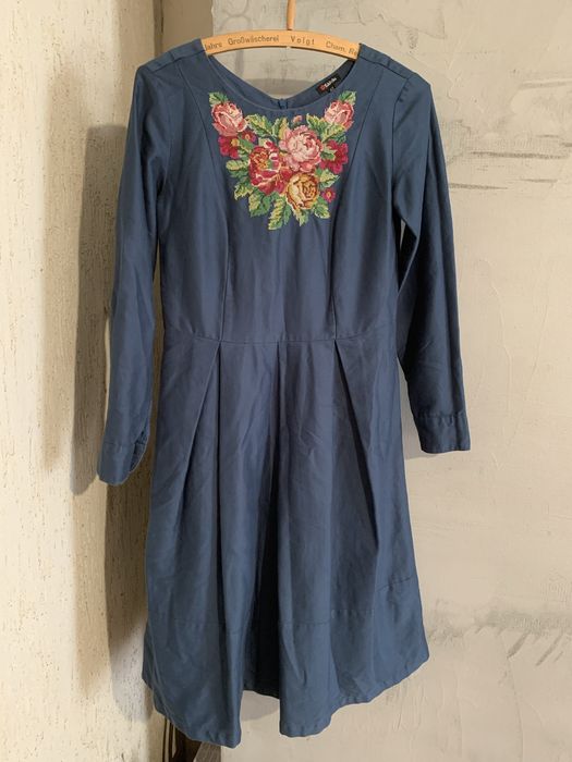Сукня з ручною вишивкою