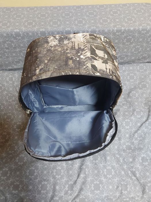 Продаж останніх рюкзаків