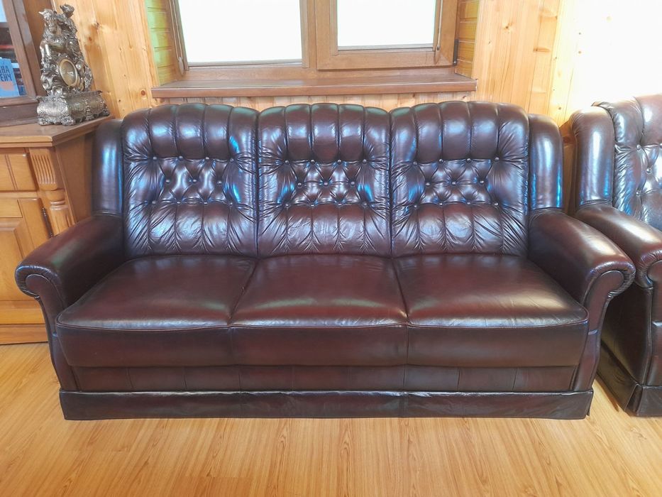 Шкіряний диван в хорошому стані