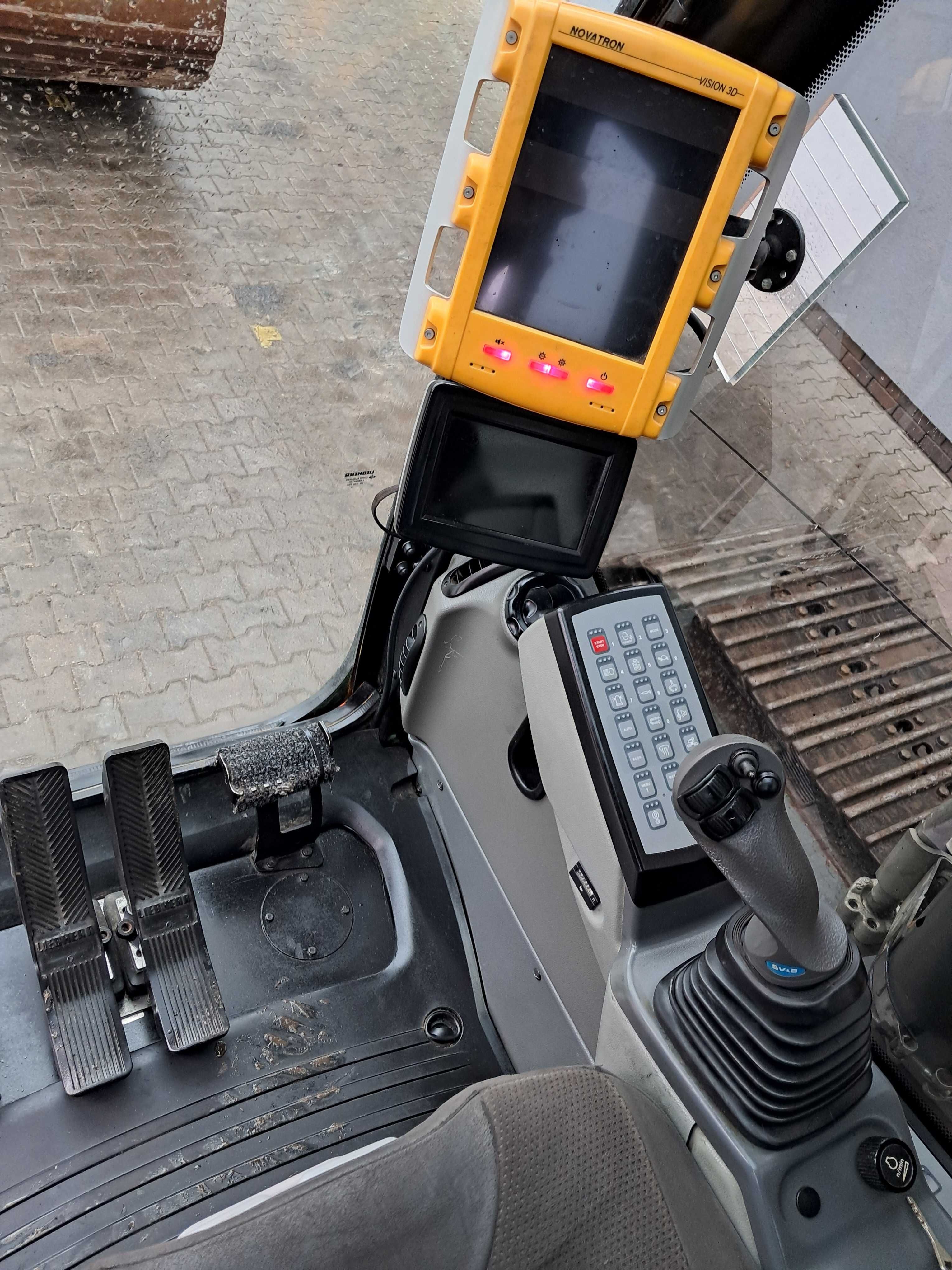 LIEBHERR R926 WLC Rototilt GPS 3D Engcon Szczypce Novatron Długie Ram.