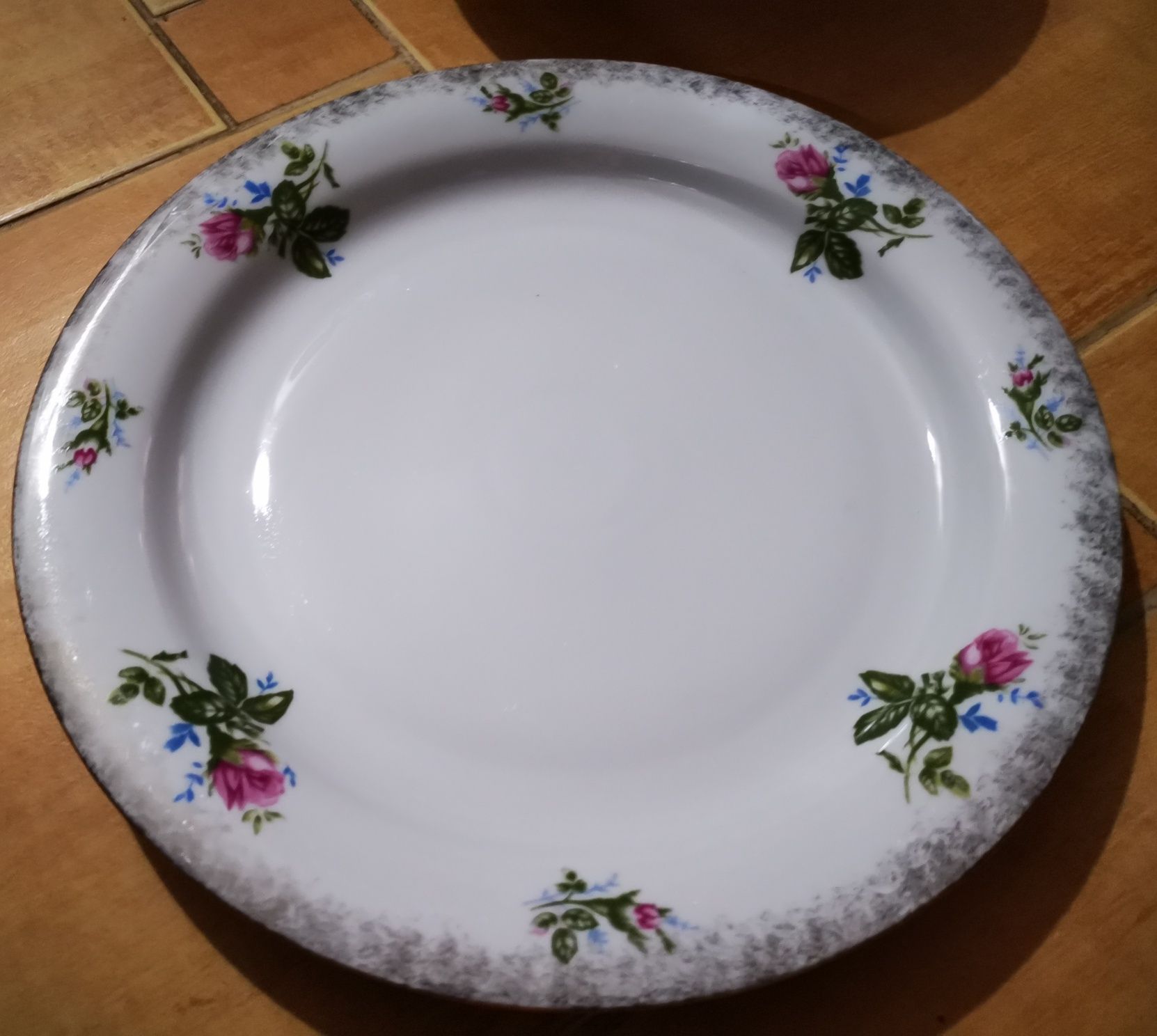 Porcelana Wałbrzych 2 miski i dwa półmiski