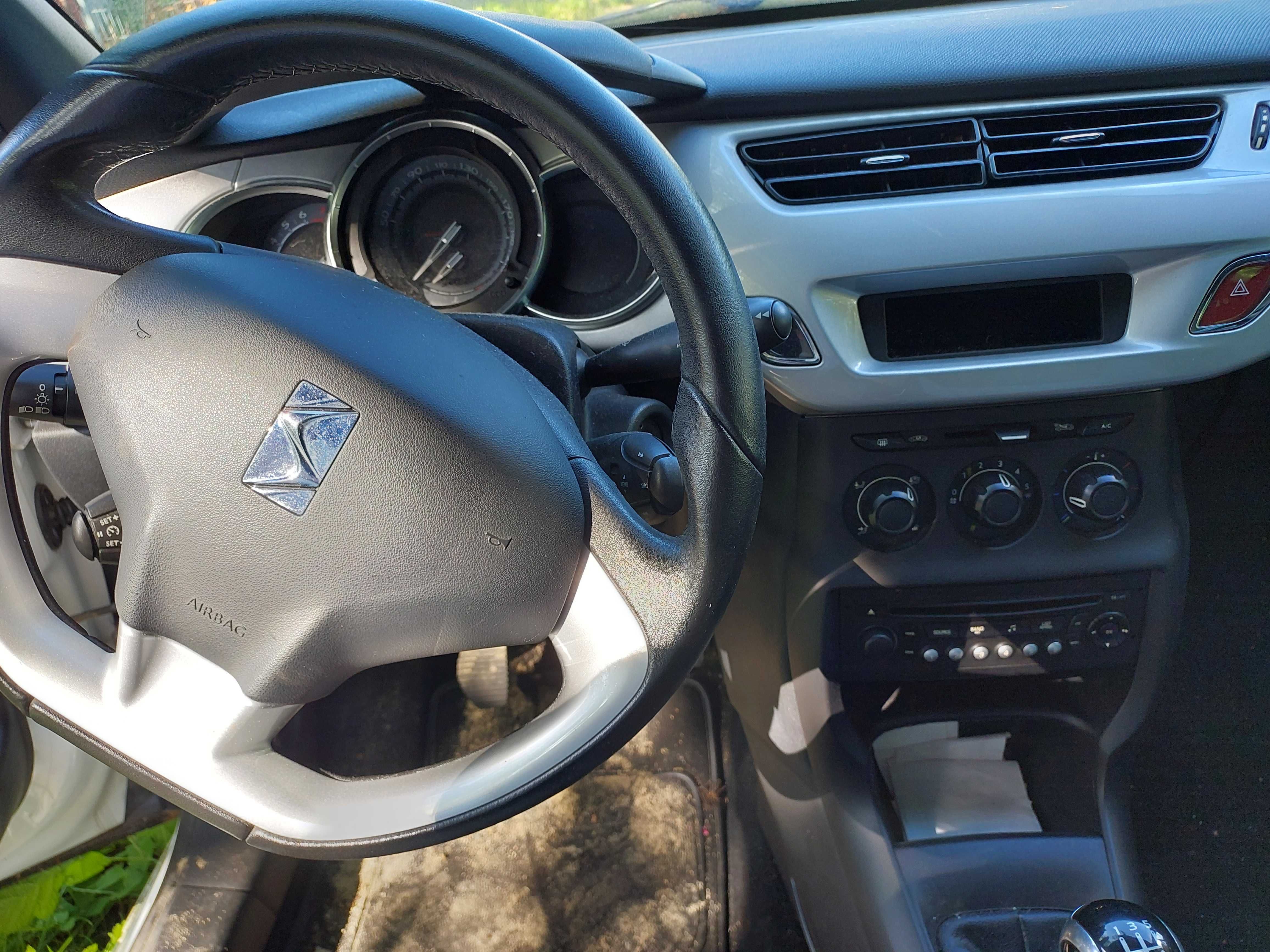 Citroen DS3 2011 - uszkodzony