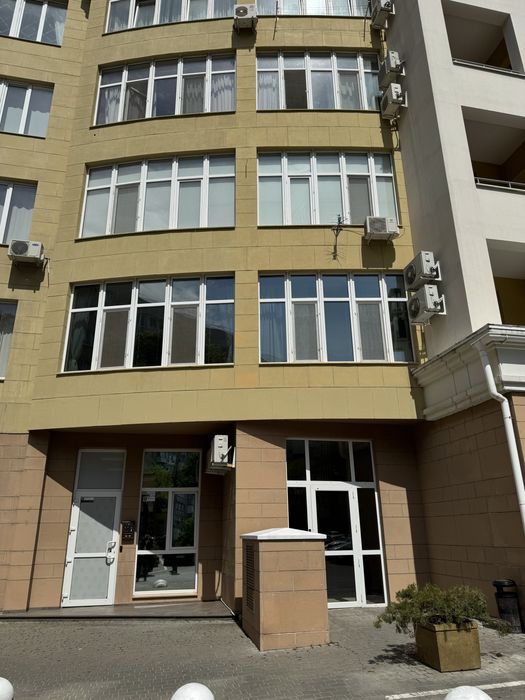 Бронеплёнка на стекло, защита от осколков. Тонировка стекла и окон.