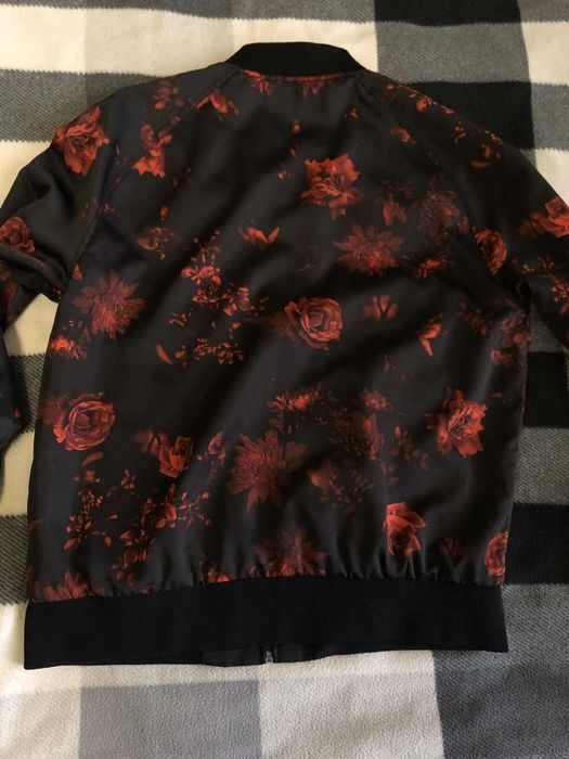 Чорний бомбер H&M в ідеальному стані