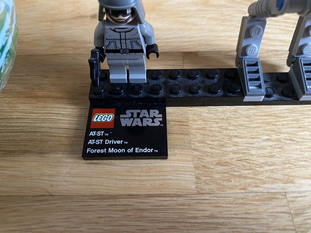 LEGO 9679 AT-ST & Endor