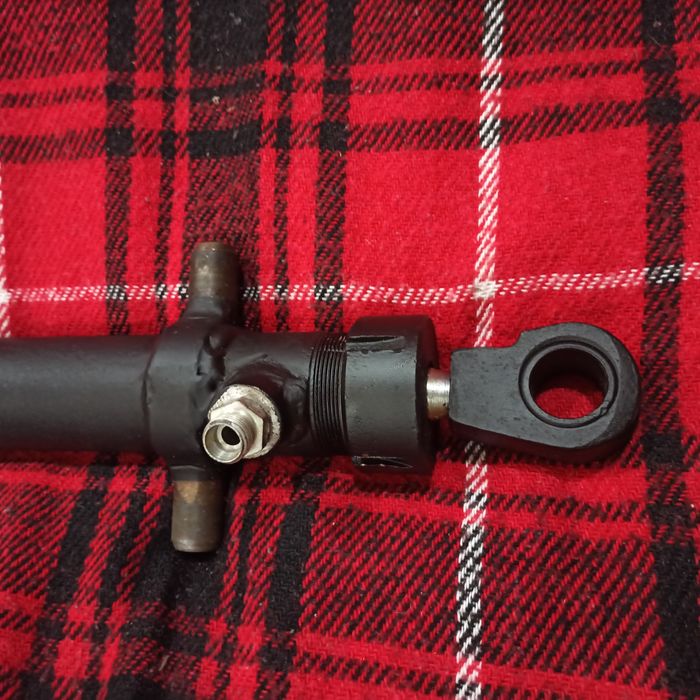 Гідравлічний циліндр