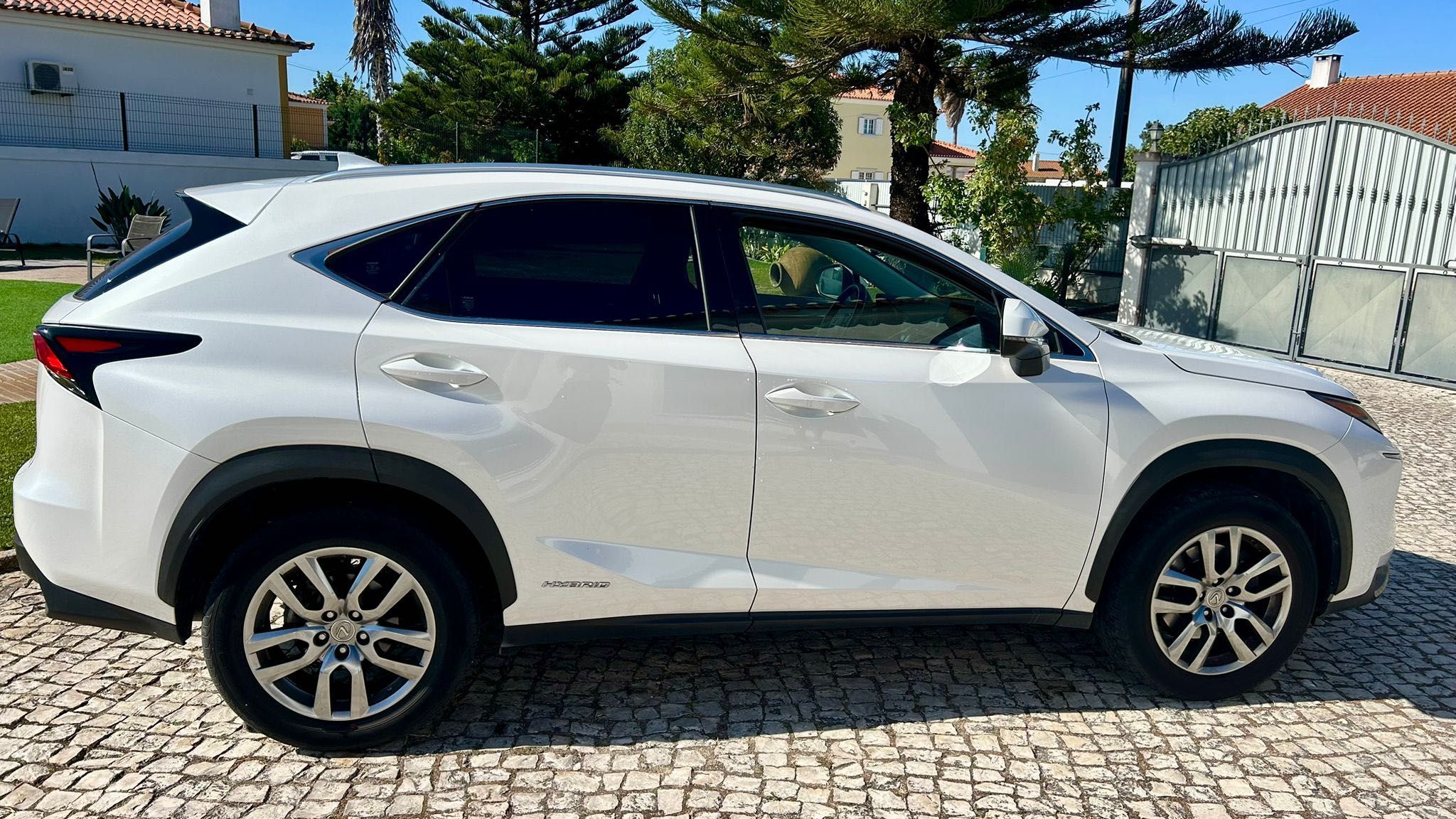 LEXUS NX300h - Nacional
