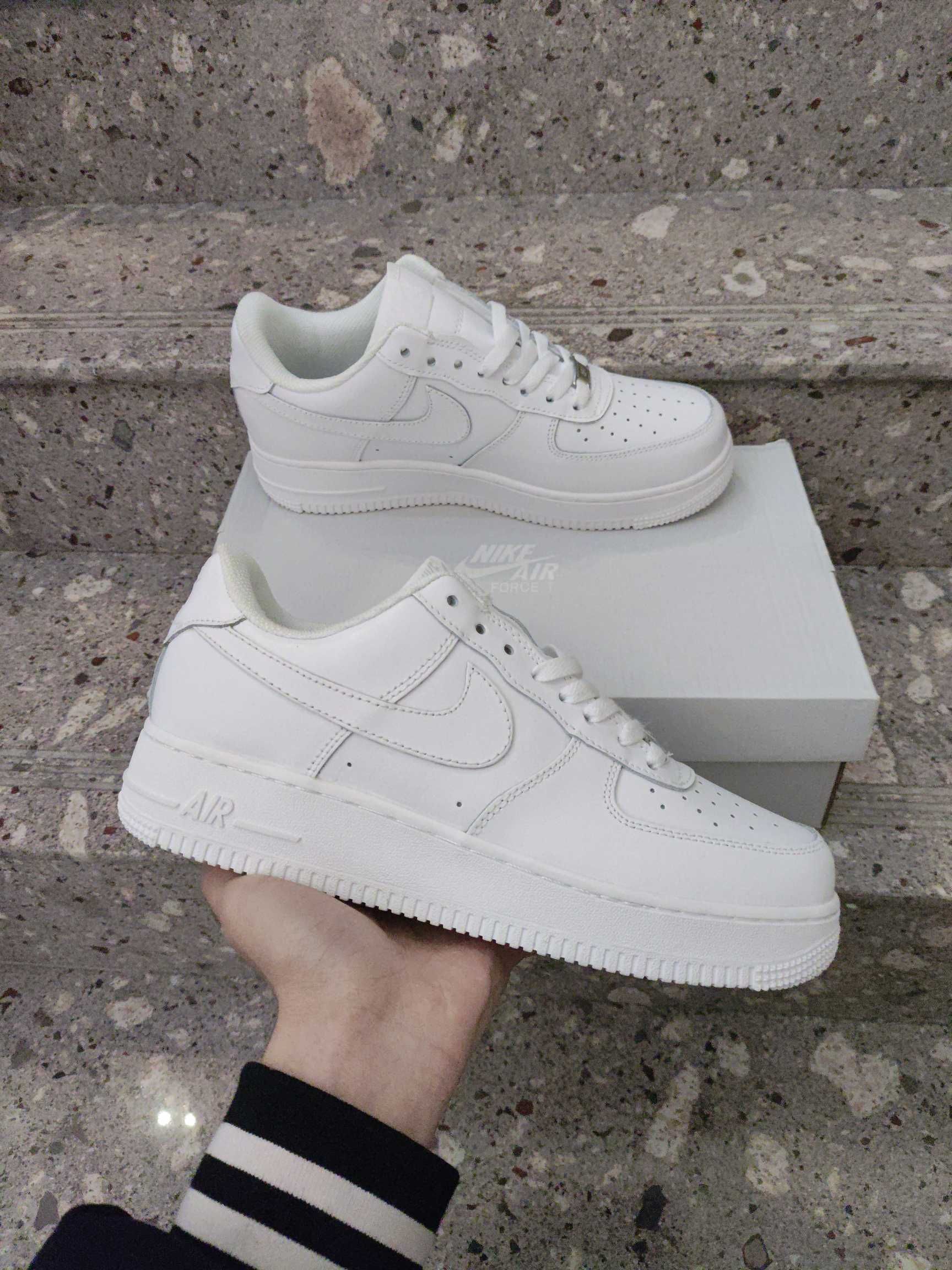 Nike Air Force 1 Low '07 White Eu 40