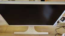 Monitor 24 z ładowarka indukcyjna