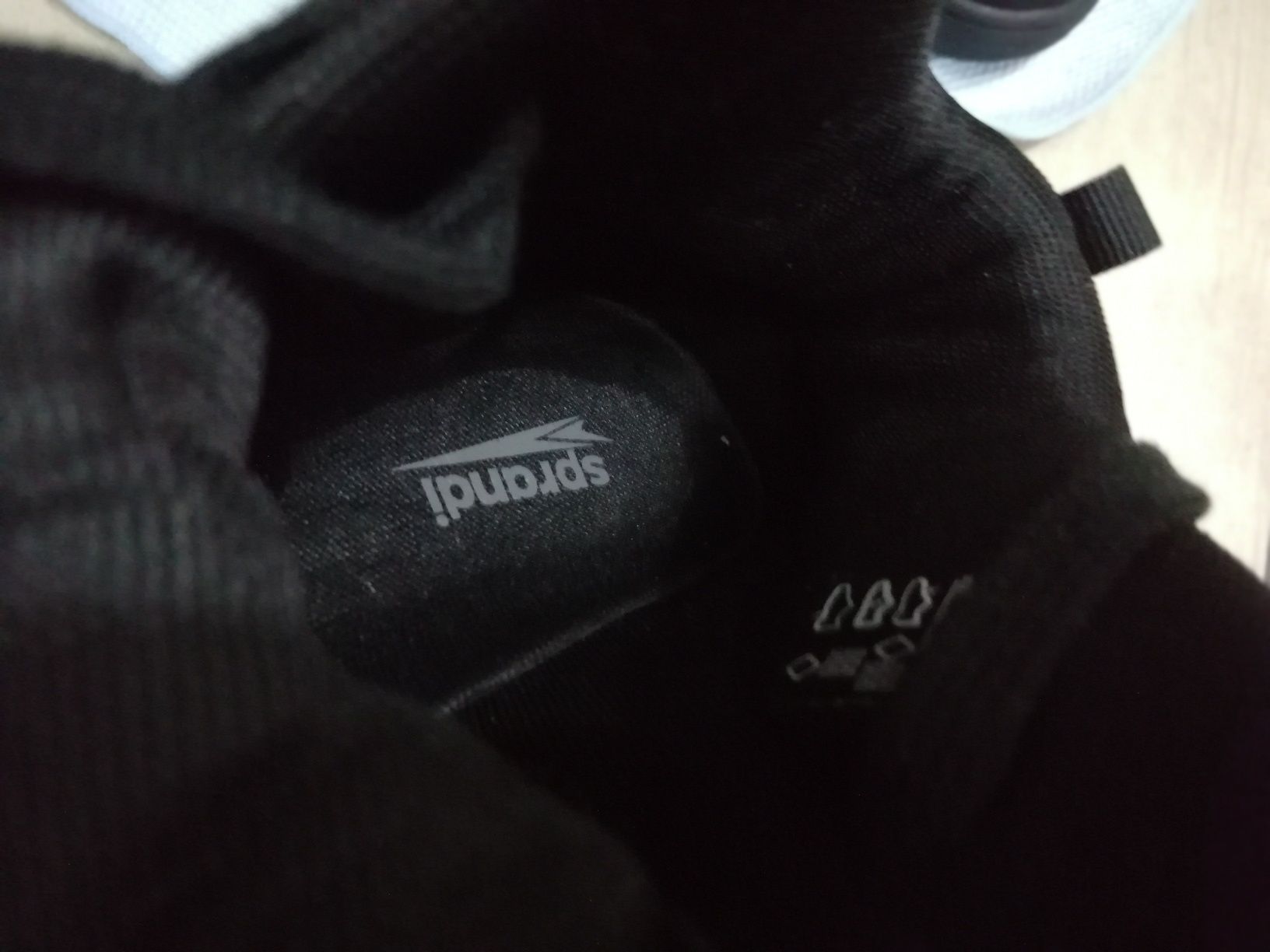 Buty męskie firmy Sprandi.