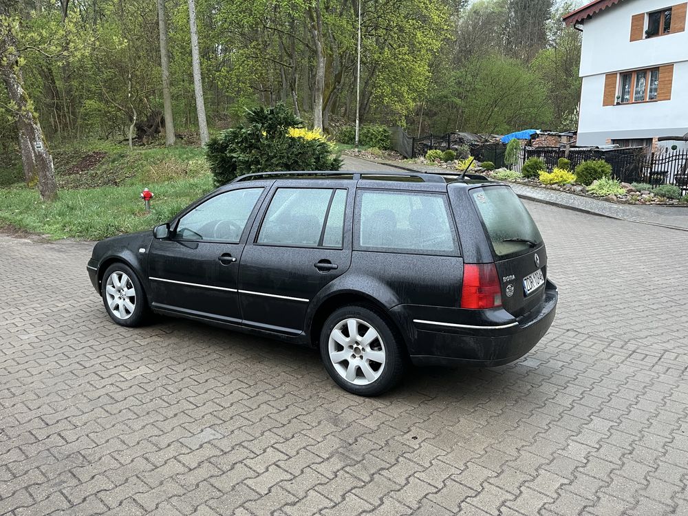 Vw bora 1.9tdi 130km silnik slupek Asz 2005r. Czarna uszkodzona