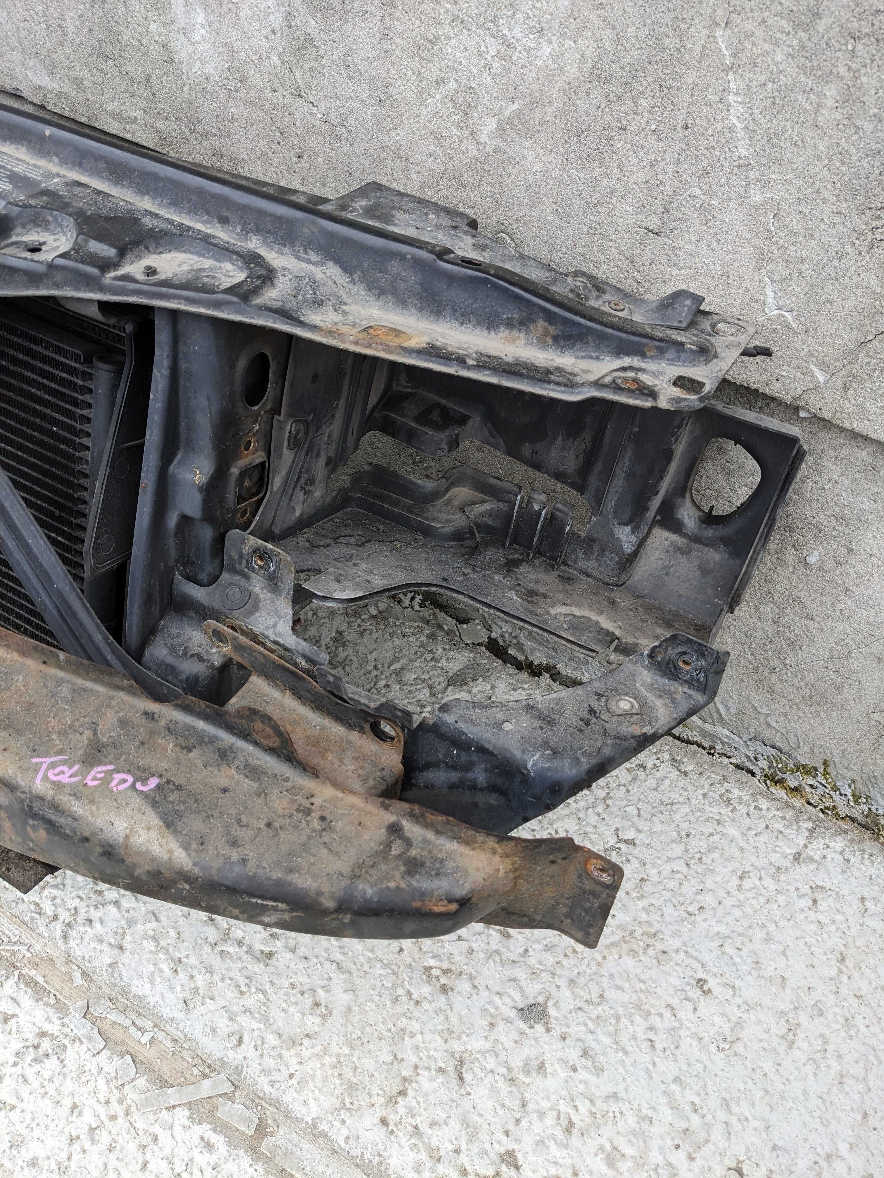 Seat Toledo II Leon I 1.9 TDI Pas Przedni Przód Chłodnice Wzmocnienie