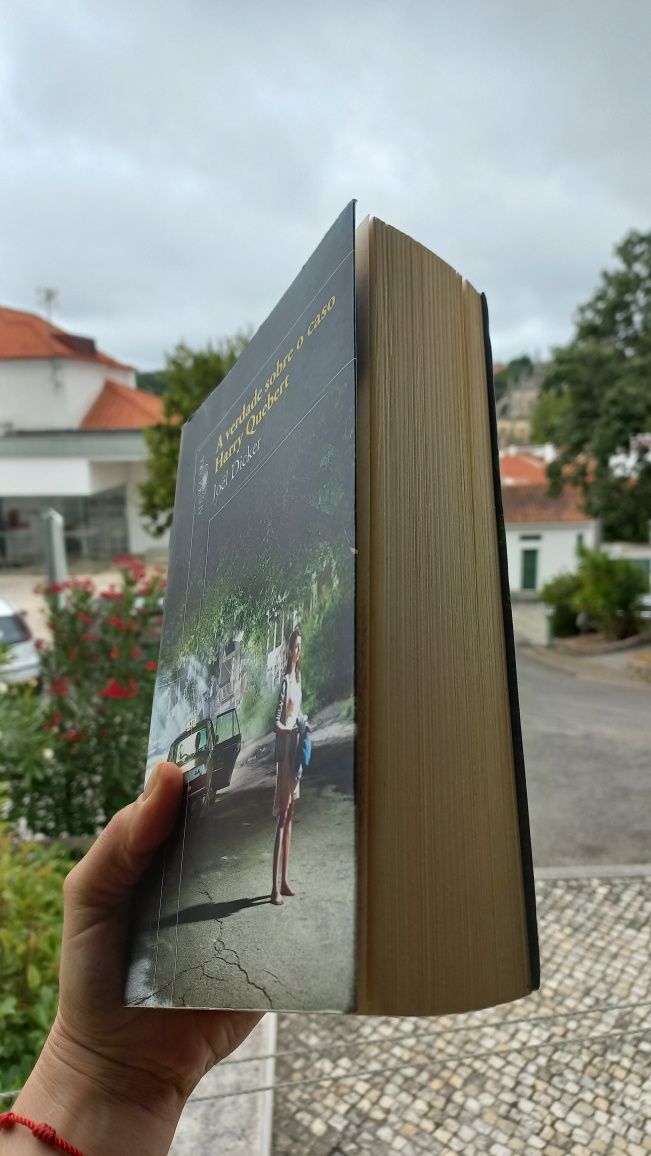 "A verdade sobre o caso Harry Quebert" de Joel Dicker