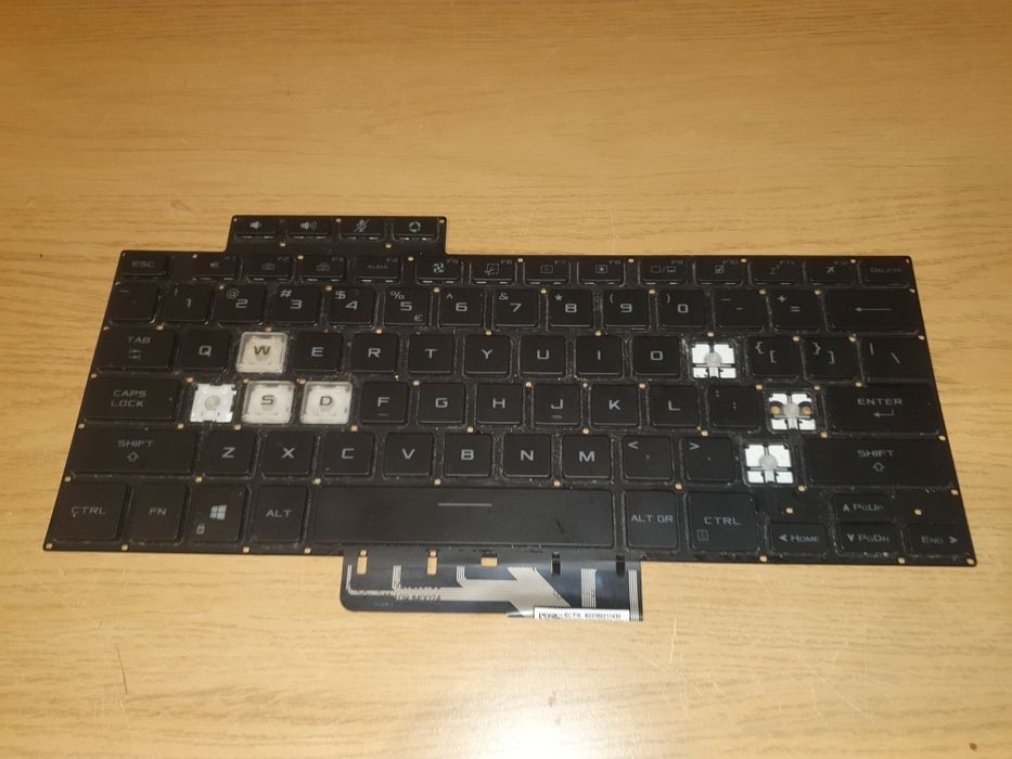 Klawiatura Asus TUF FX516 i inne przyciski
