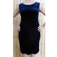 Классическое темно-синее приталенное бархатное платье, 40 размера, б/у