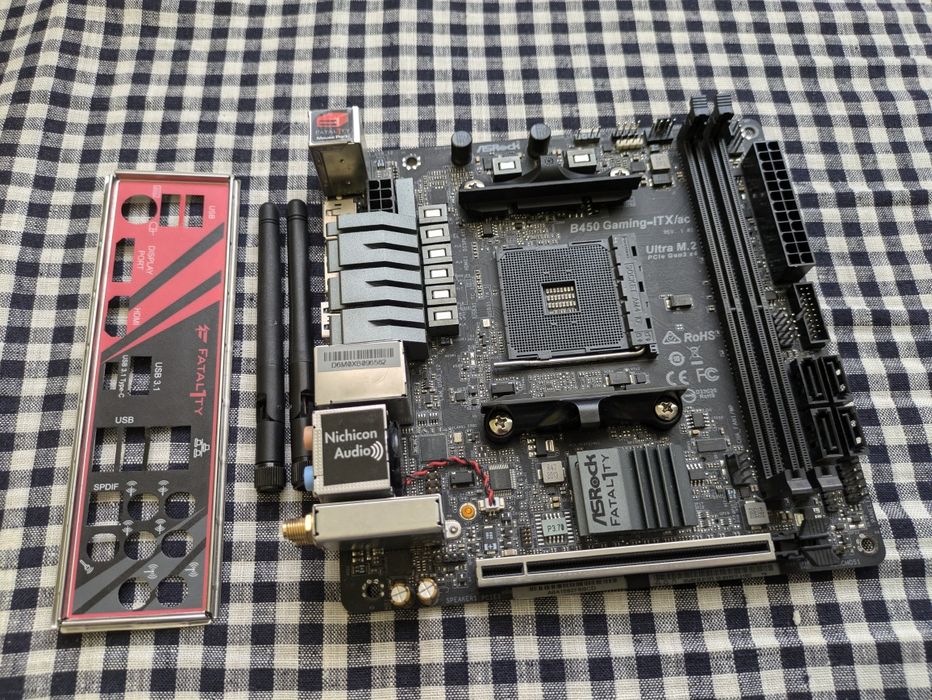 Asrock Fatal1ty B450 ITX/AC топова ітх am4 плата