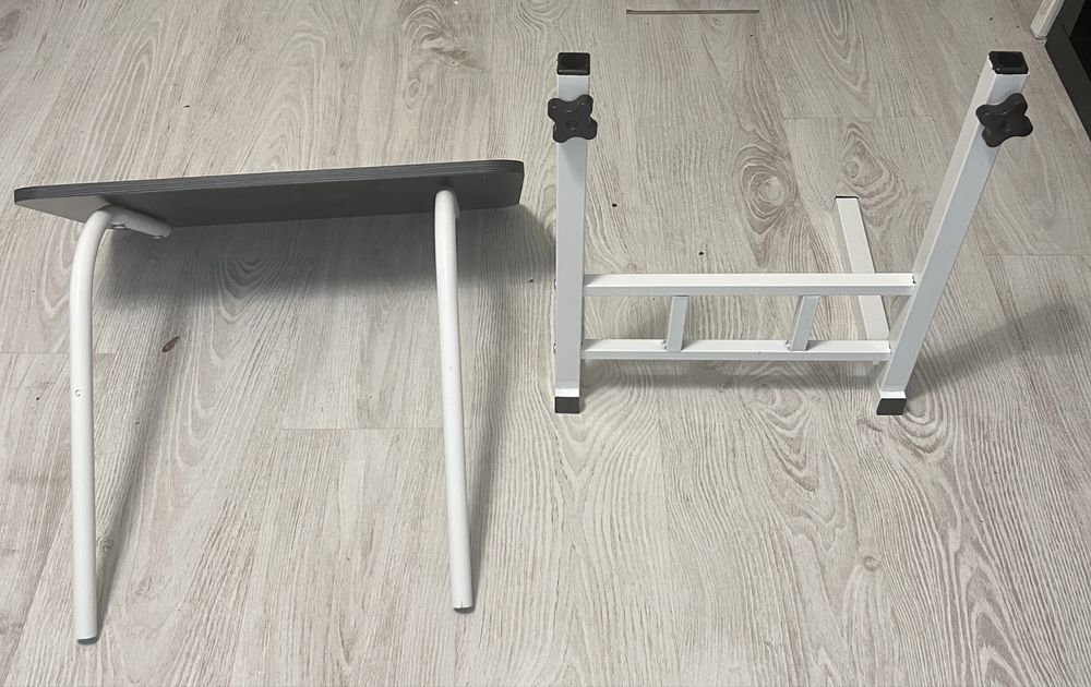 Stolik  biurowy laptop