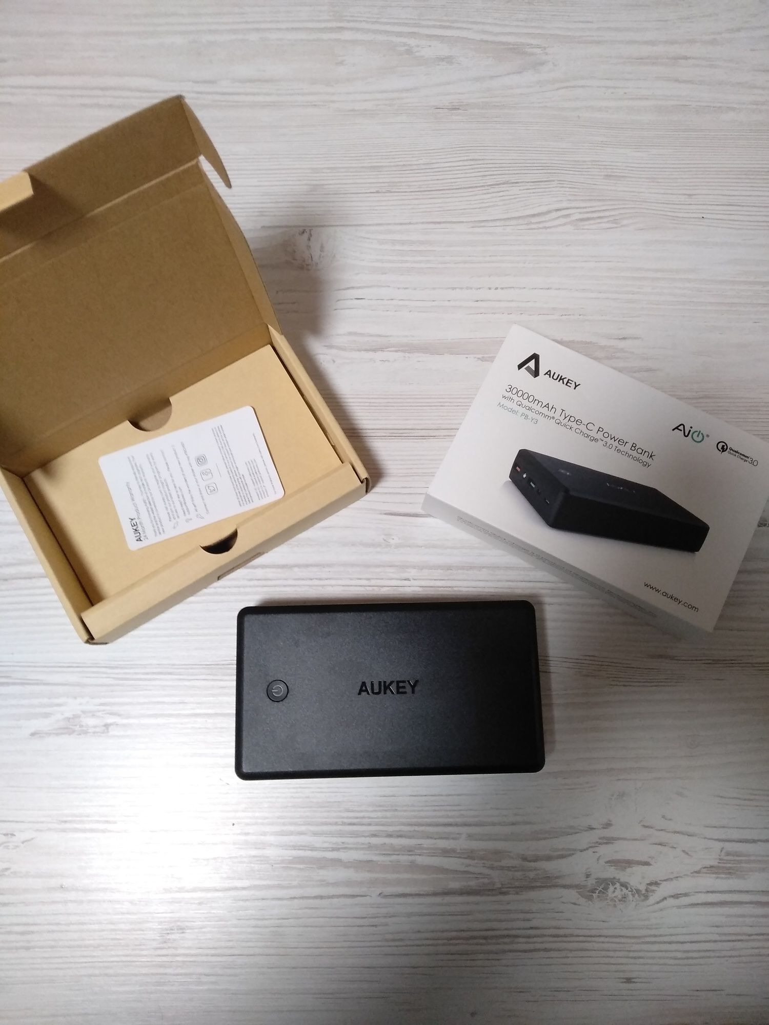 Павербанк ЯКІСНИЙ Power bank Преміум Aukey 30000mAh Модель:PB-Y3 Павер