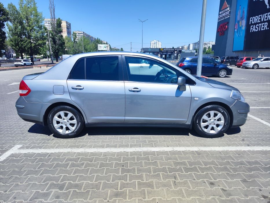 Ниссан Тиида Nissan Tiida 1.6