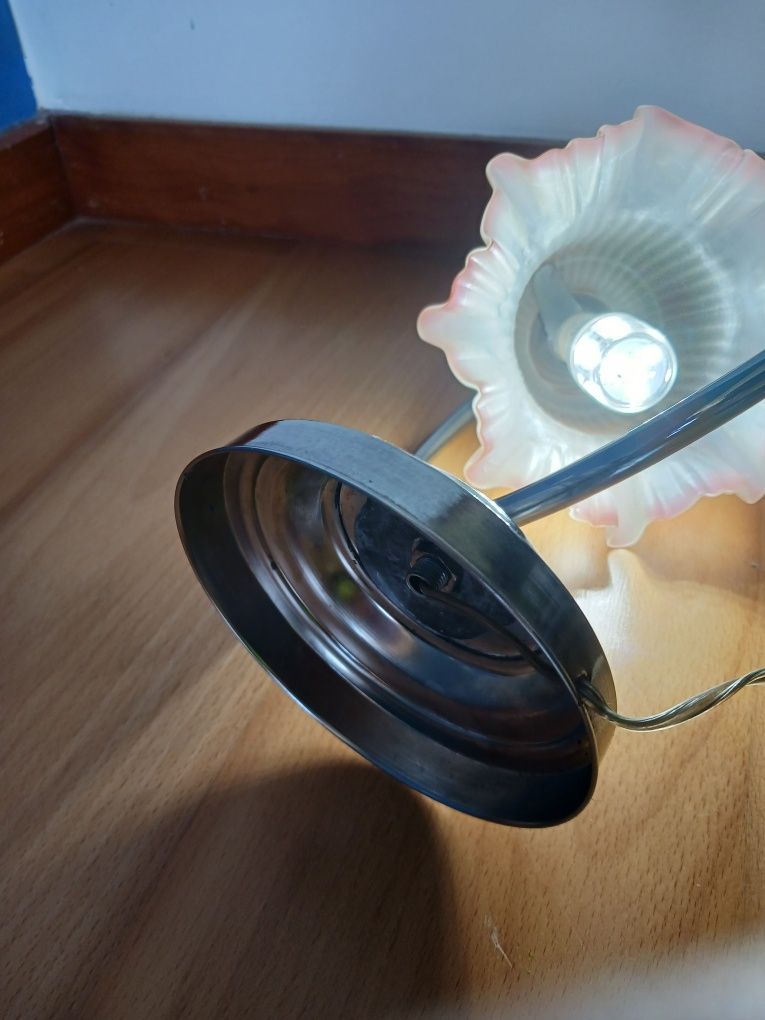 Candeeiro de mesa de cabeceira com lâmpada incluida