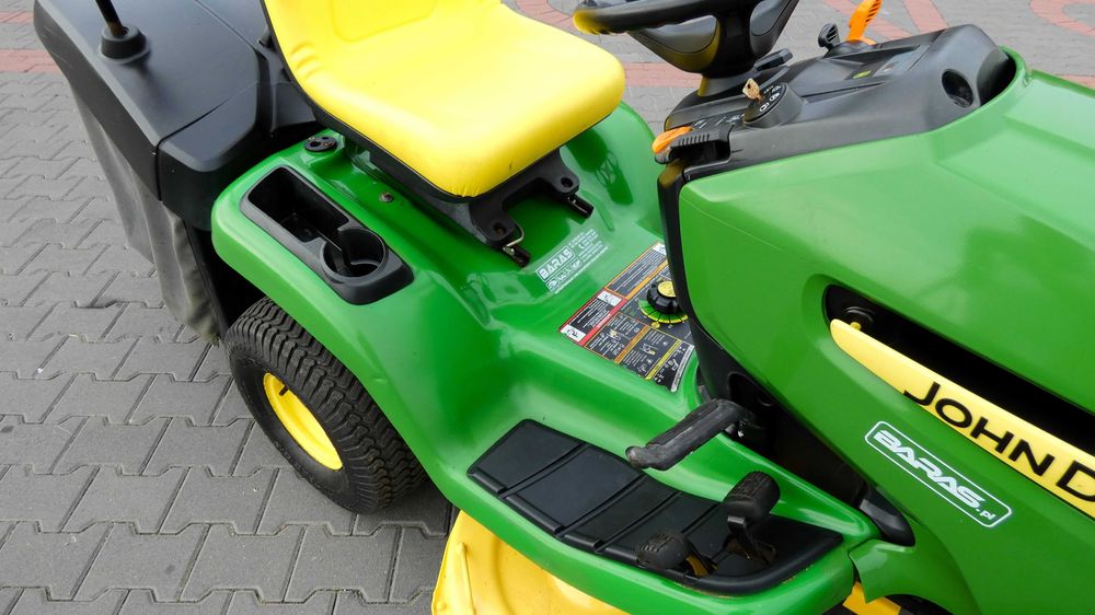 Traktor kosiarka John Deere X300R Kawasaki 2 Cylindry (230601.5) Baras