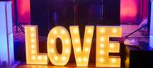 Napis LOVE sprzedam