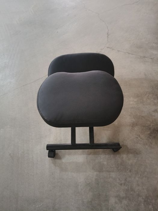 Cadeira ergonómica de joelhos
