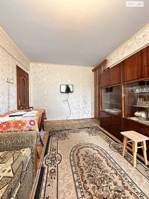 Продаж 3 кімнатної з ао, мікрорайон Сонячний