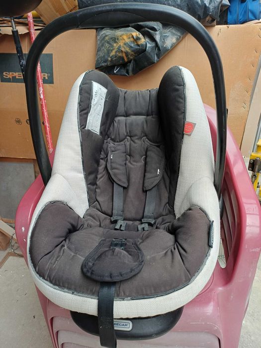 Ovo ou coquinho Bébécar para transporte de bebê