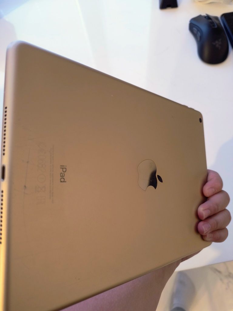 iPad 5. generacji 32GB Wi-Fi – dobry stan, sprawna bateria