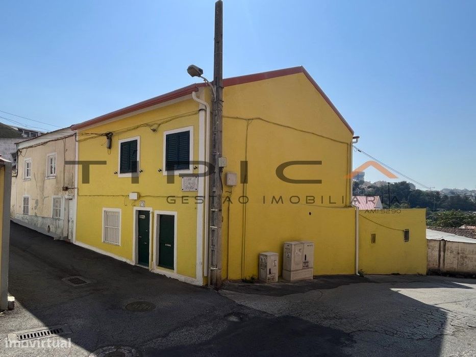 Oportunidade única - Prédio com vista deslumbrante para Monsanto