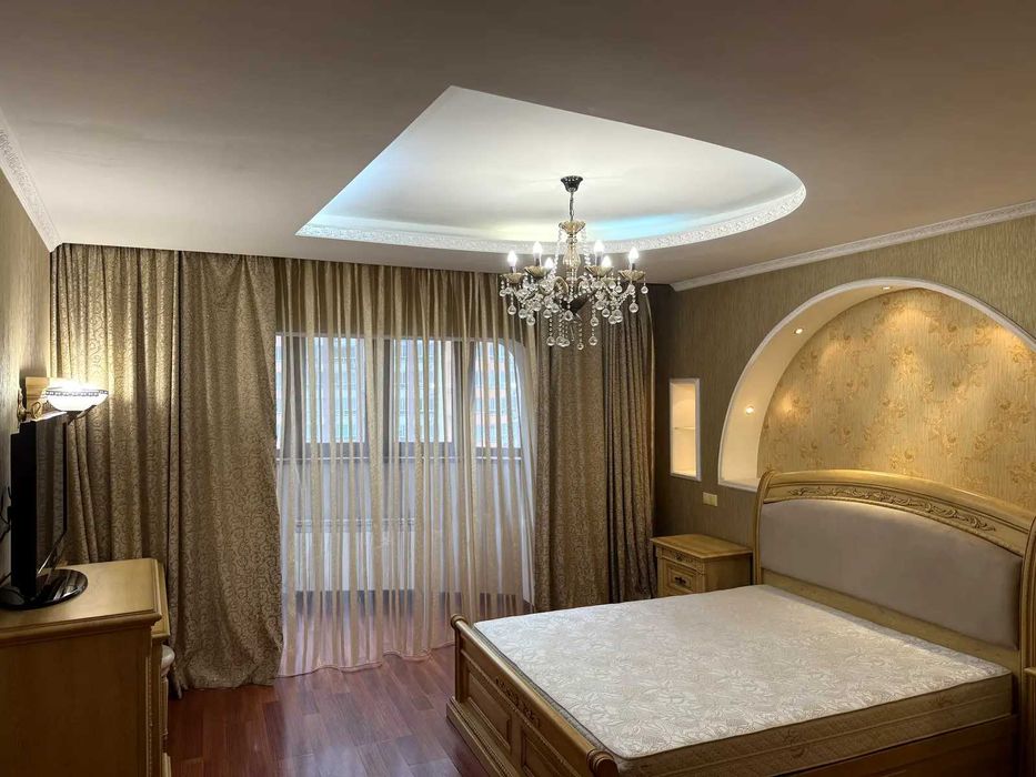 4 кімнатна квартира; вул. Урлівська 11/44