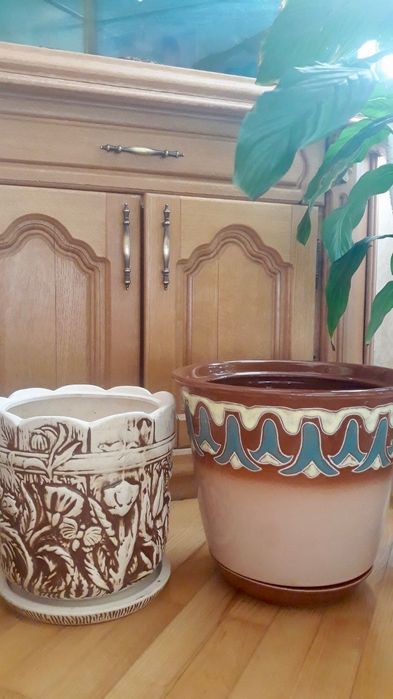 Горщики для вазонів.