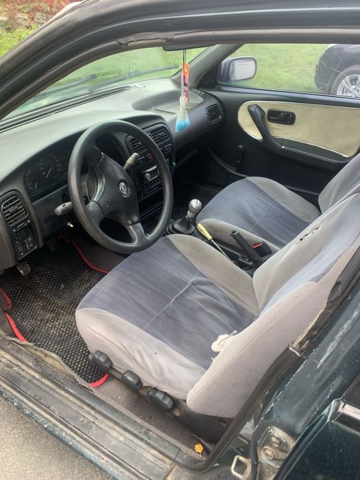 Ніссан прімера 1993 року