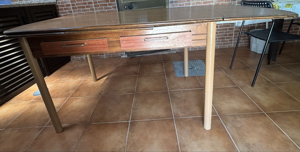 Mesa de madeira extensivel