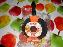 Frigideira Tefal 18 cm nova
